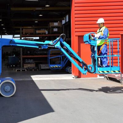 Bleu Genie boom lift working
