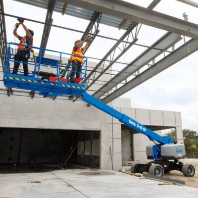 Bleu Genie boom lift working